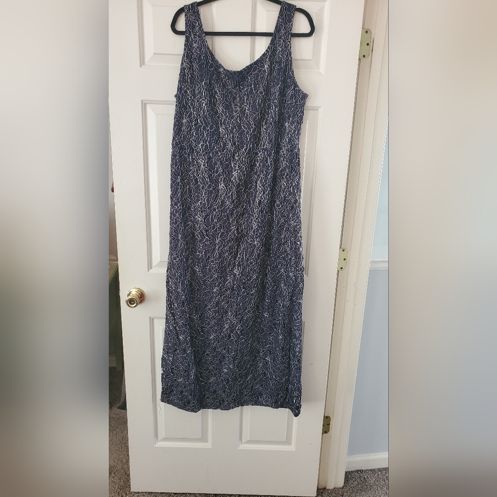 Shine Bright In This Navy, Blue, Metallic Silver Evening Dress! Sexy Back Slit!
